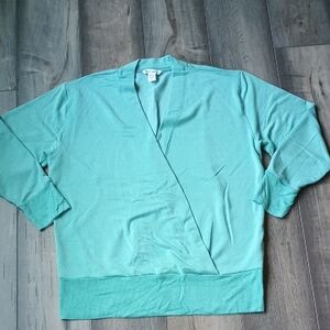 Athleta Green Relaxed Fit Sweatshirt with Crew Neck